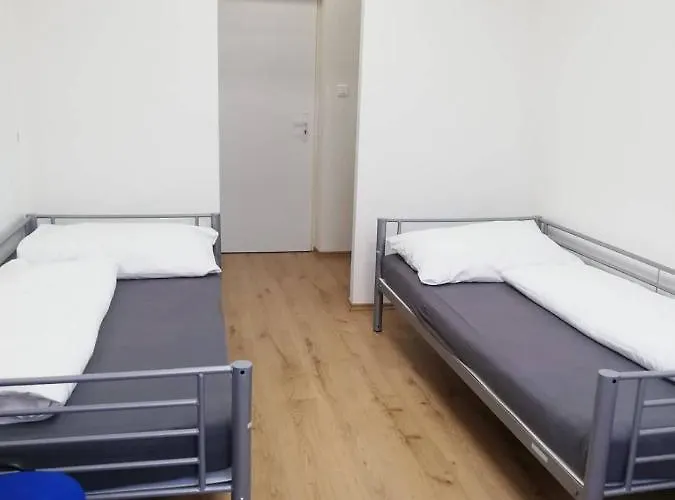 Hostel Nobelova