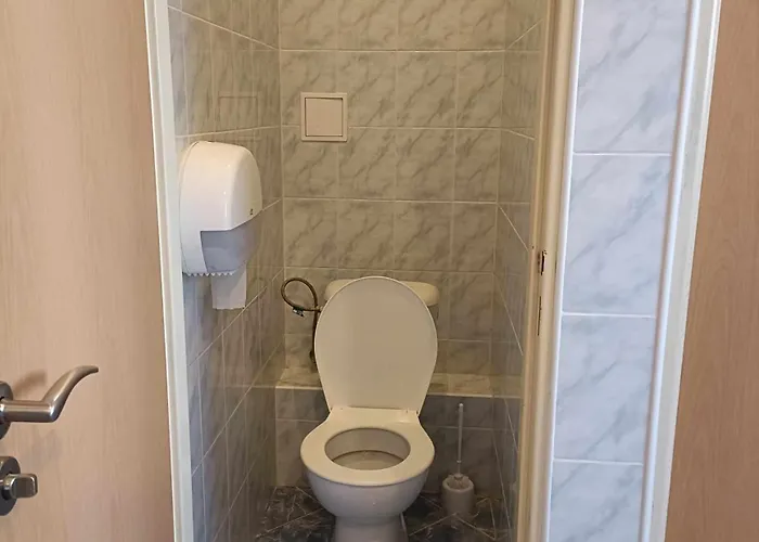 Hostel Nobelova