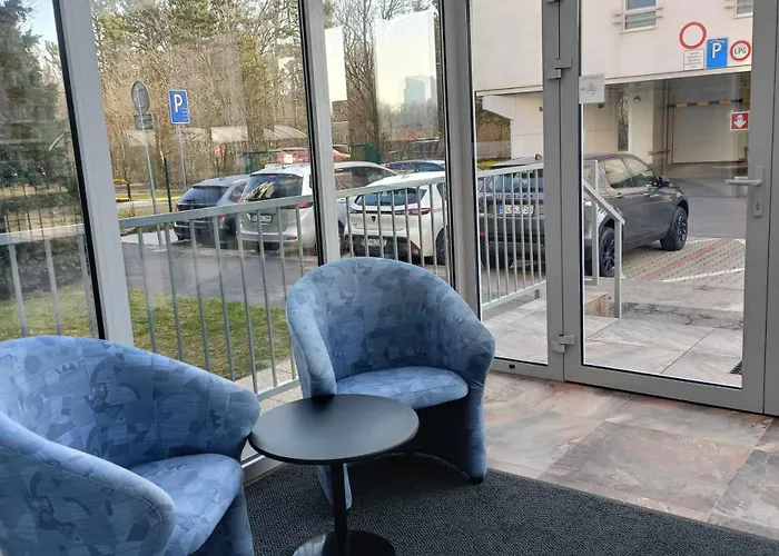 Nobelova Hostel *